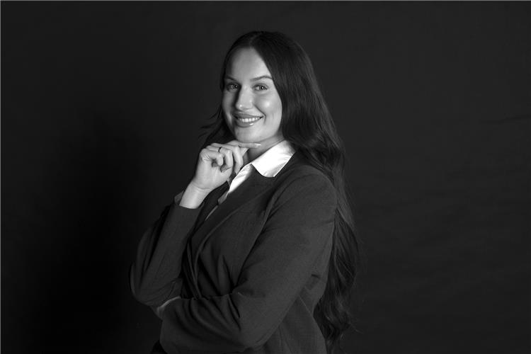 Caroline Jornik - FAROS Law Firm